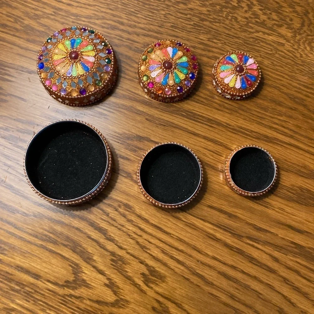 Round Trinket Box Multicolor Stones Indian Nesting Boxes Red Gold Set Of 3